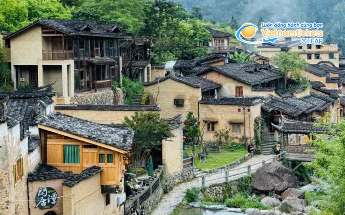 Gi&aacute; v&eacute; m&aacute;y bay đi Ninh Đức