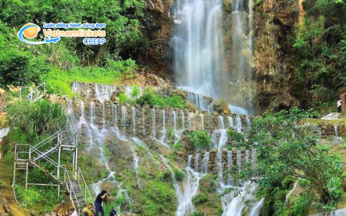 Giá vé máy bay đi Vân Thành