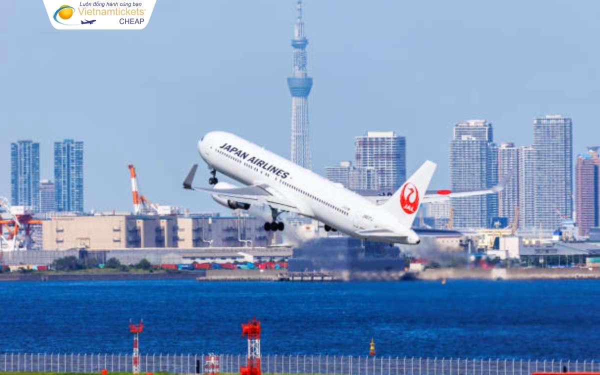 Japan Airlines bay từ Nhật về Việt Nam
