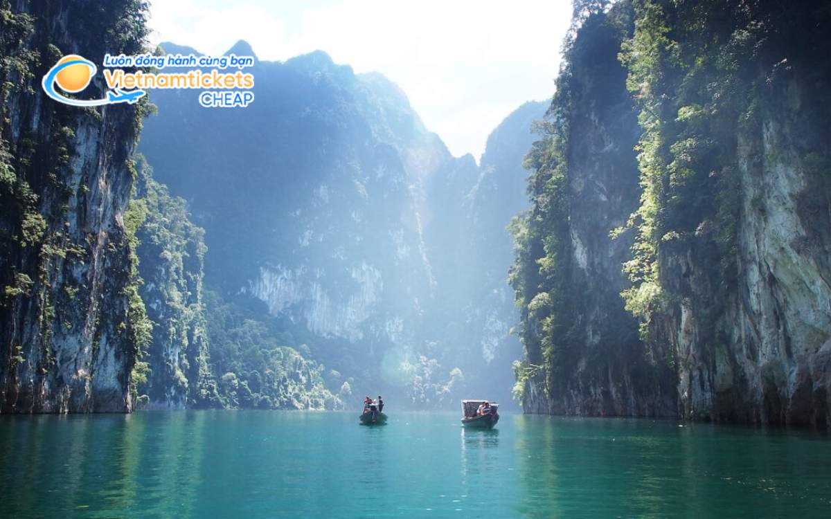 Giá vé máy bay TPHCM Surat Thani