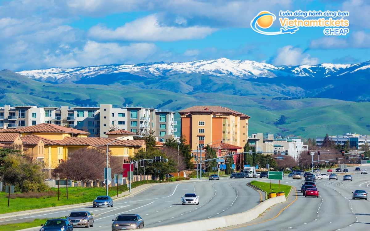 Gi&aacute; v&eacute; m&aacute;y bay từ TPHCM đi San Jose