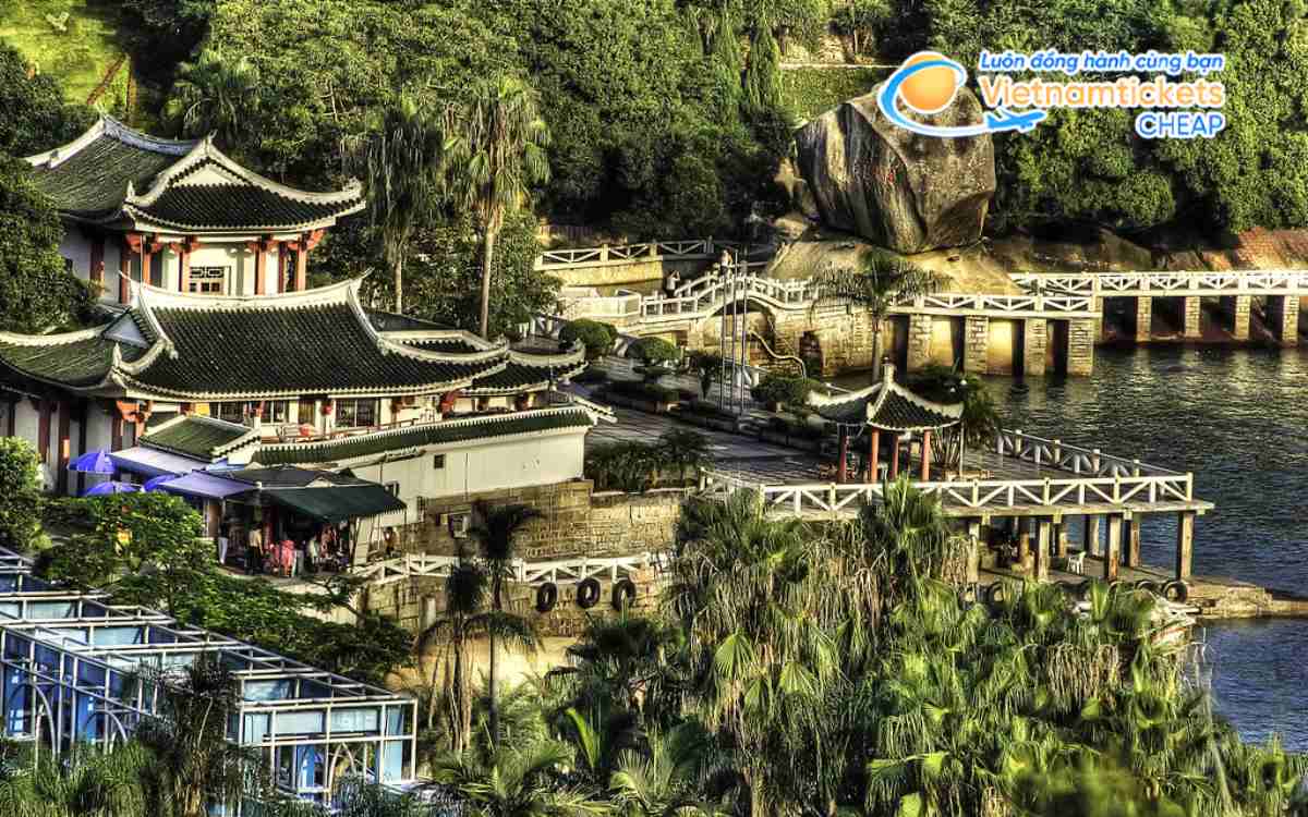 Gi&aacute; v&eacute; m&aacute;y bay từ TPHCM đi Trường Xu&acirc;n