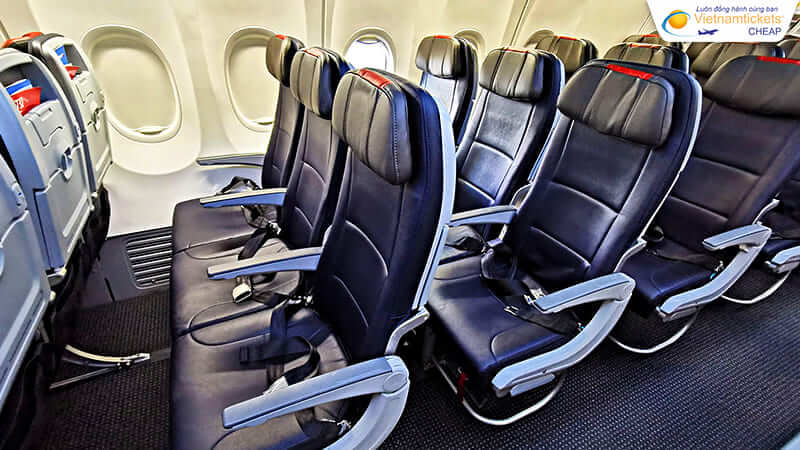 hạng Phổ thông American Airlines