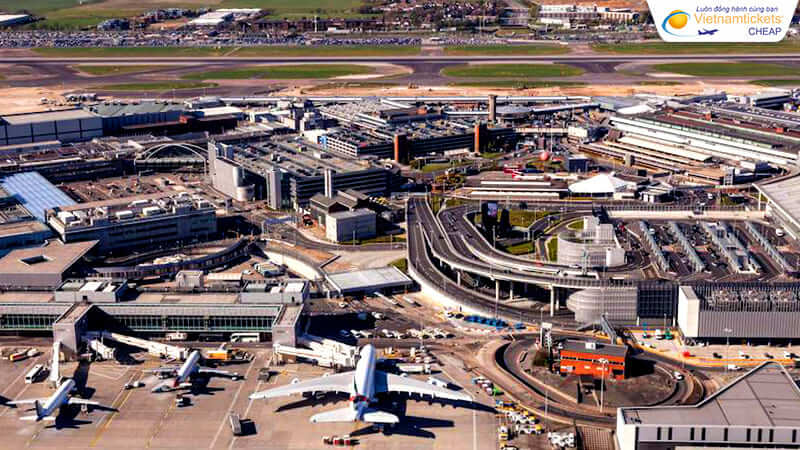 chuyến bay British Airways quá cảnh tại London Heathrow (LHR)