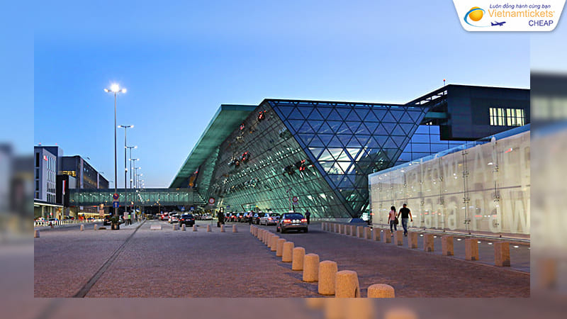 Sân bay hạ cánh tại Krakow