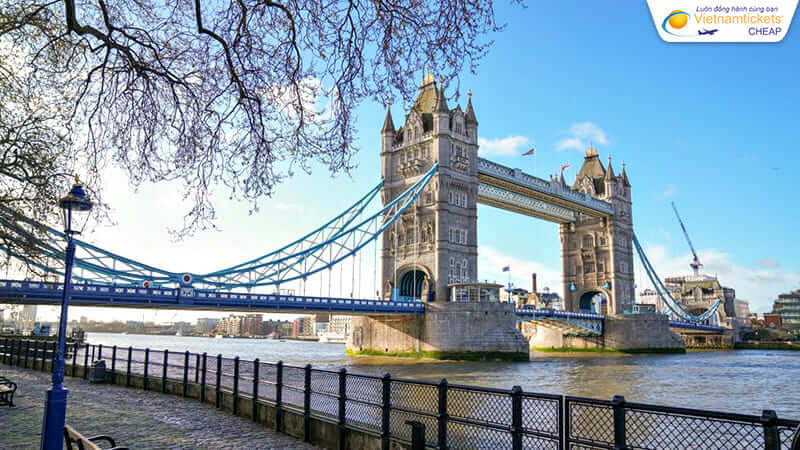 bảng giá vé máy bay đi London hãng EVA Air tốt nhất