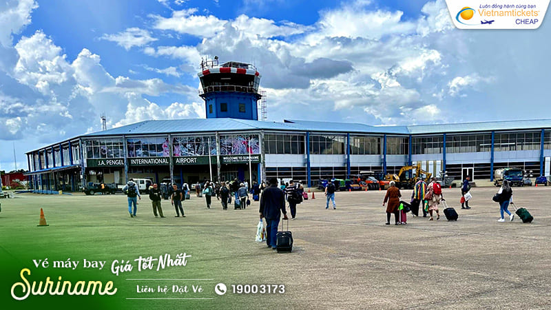 bay đến Suriname hạ cánh sân bay nào?