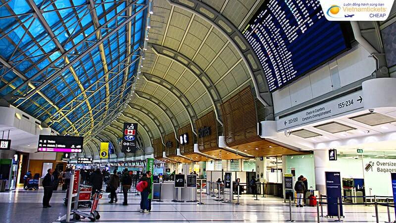sân bay hạ cánh khi mua vé máy bay Eva đi Toronto