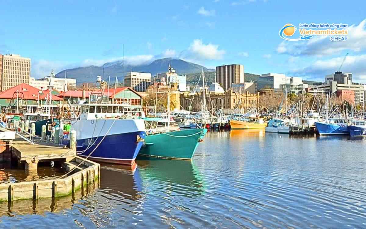 Địa điểm nổi bật trên đảo