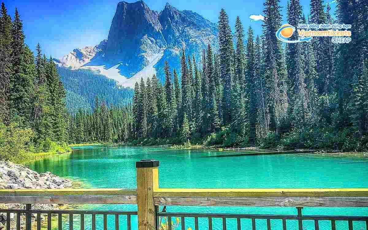 Hồ nổi tiếng ở Canada nổi tiếng toàn cầu?