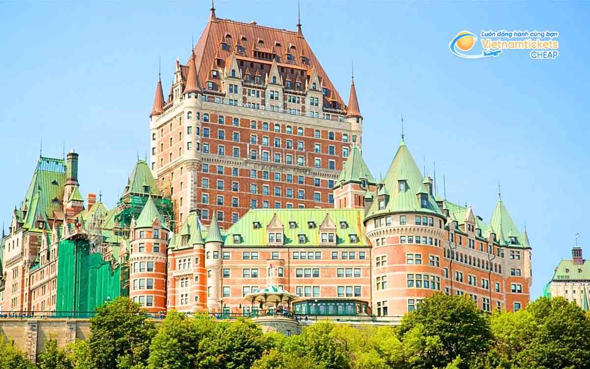 L&acirc;u đ&agrave;i Chateau Frontenac