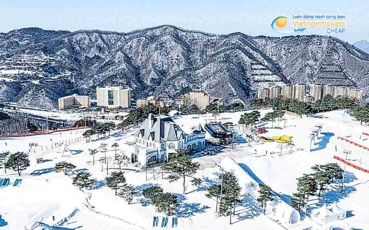 V&eacute; m&aacute;y bay đi Hongcheon bao nhi&ecirc;u tiền?