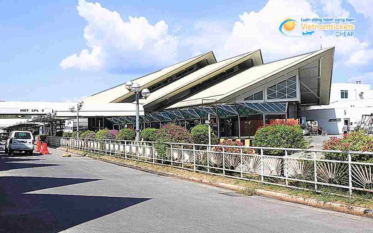 Bay đến Davao de Oro hạ cánh ở sân bay nào?