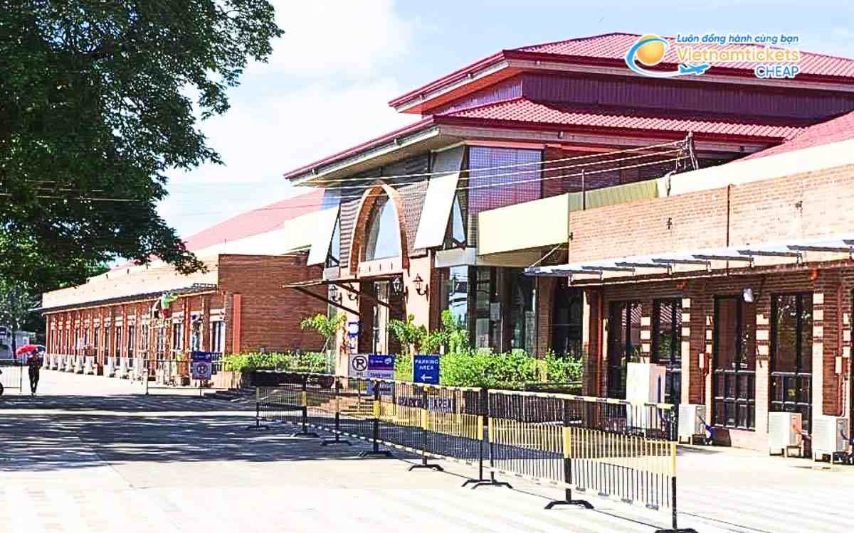 Bay đến Abra hạ cánh ở sân bay nào?