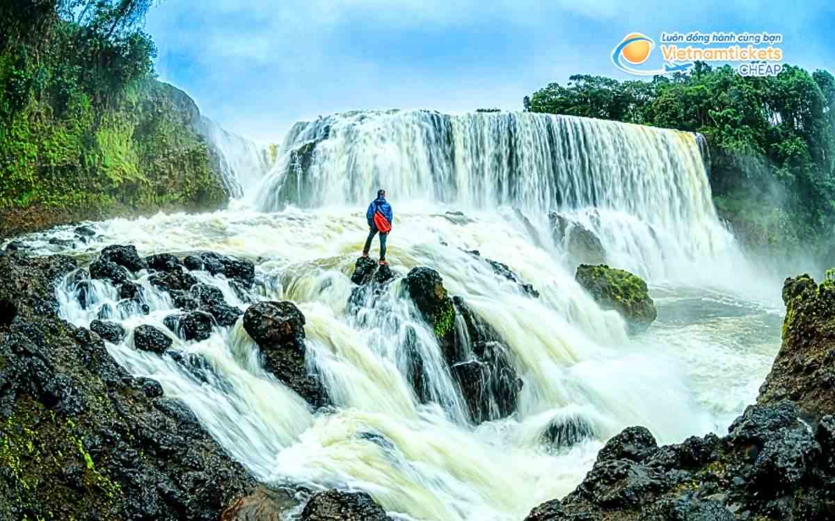 Vé máy bay đi Attapeu bao nhiêu tiền?