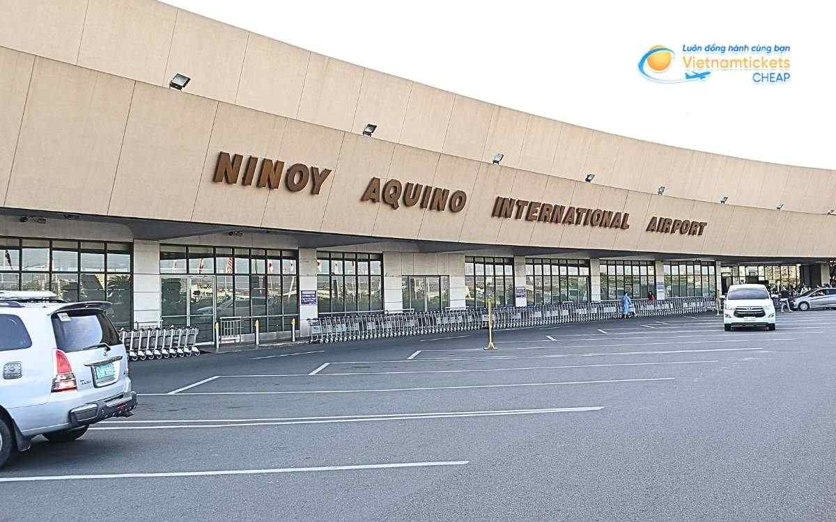 Bay đến Balanga hạ cánh ở sân bay nào?