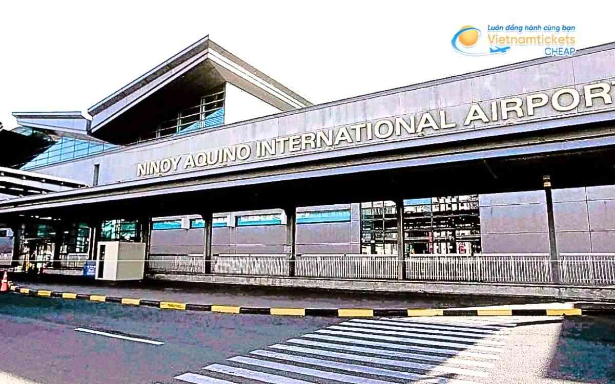 Bay đến Bataan hạ cánh ở sân bay nào?