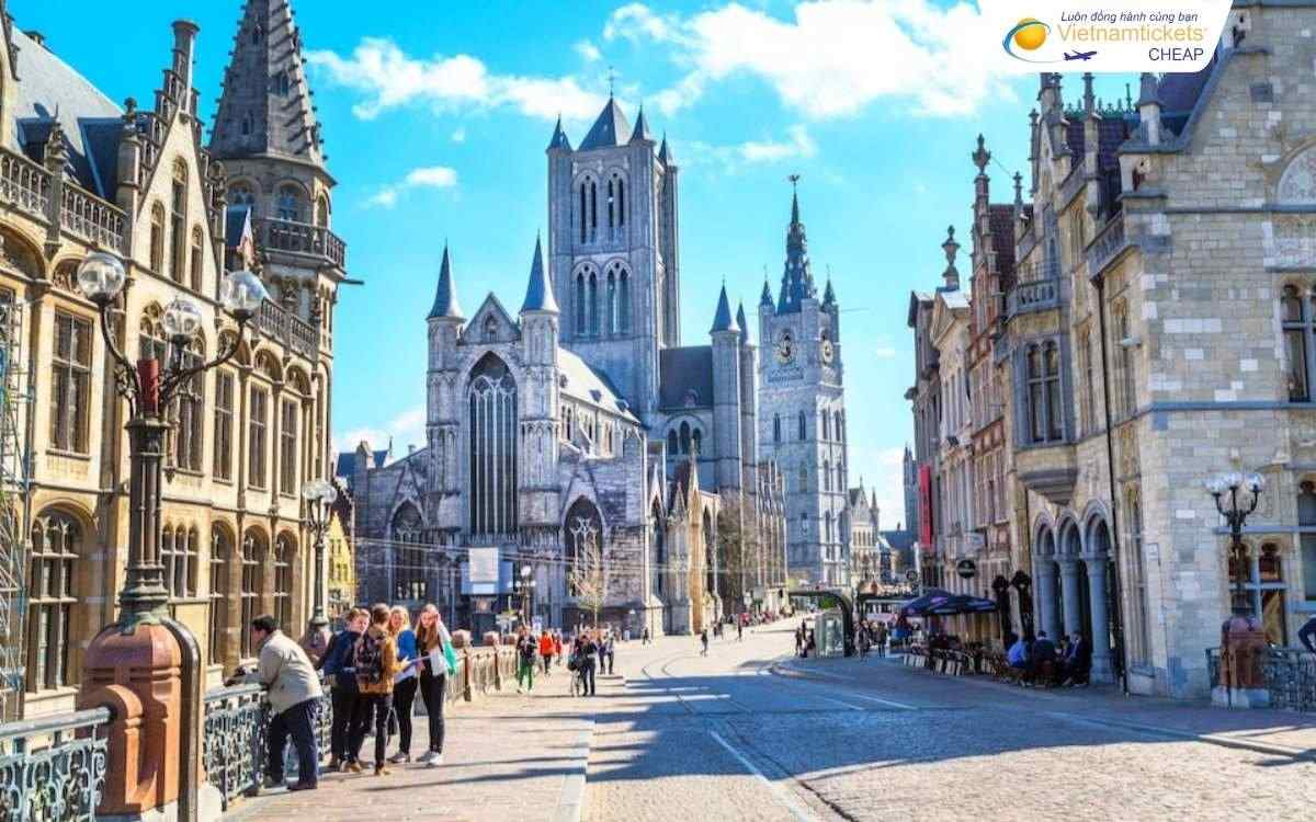 Thời điểm đặt vé máy bay đi Bỉ