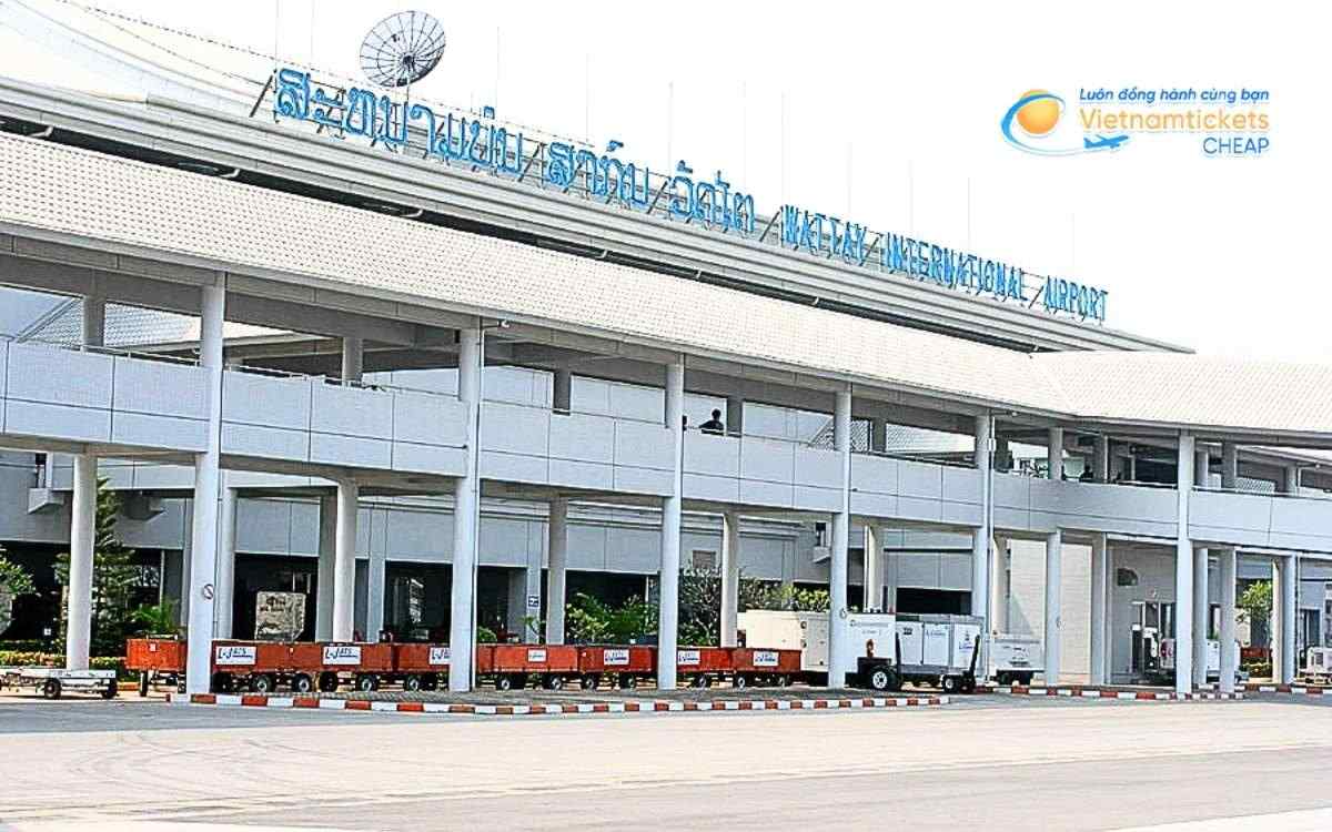 Bay đến Botene hạ cánh ở sân bay nào?