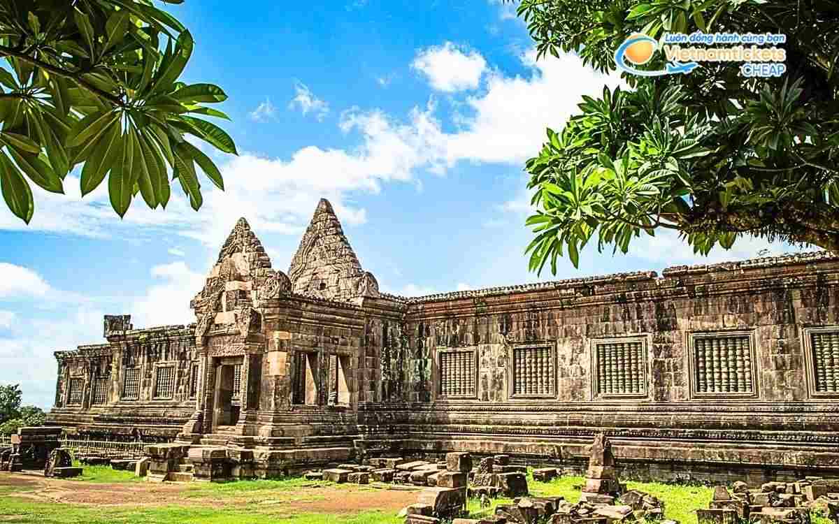 Vé máy bay đi Champasak bao nhiêu tiền?