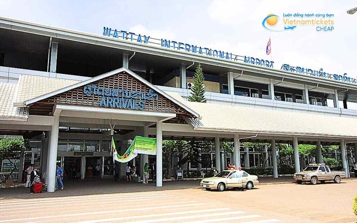 Bay đến Chanthabuly hạ cánh ở sân bay nào?