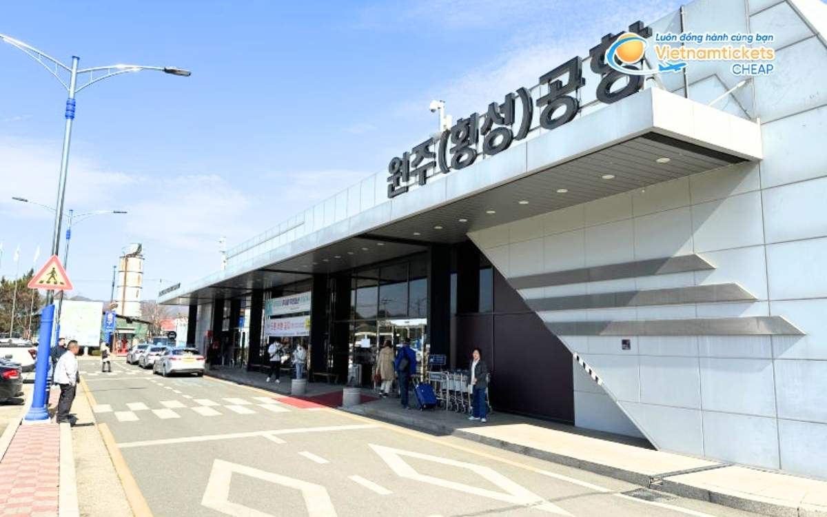 Bay đến Gangneung hạ cánh ở sân bay nào?