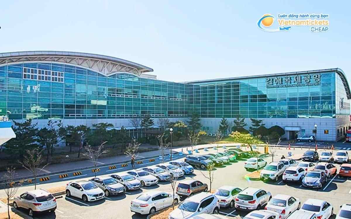 Bay đến Geoje hạ cánh ở sân bay nào?