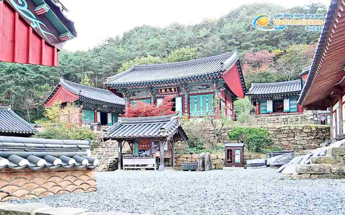 Vé máy bay đi Gokseong bao nhiêu tiền?