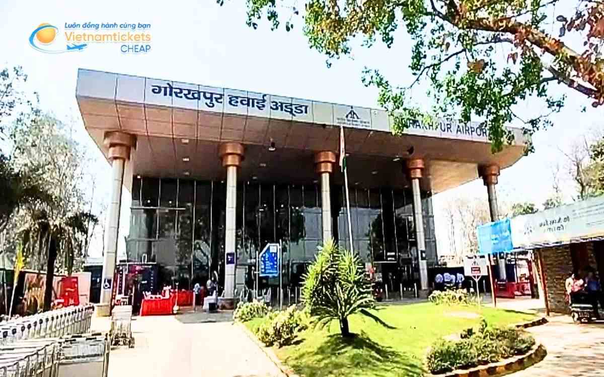 Bay đến Gorakhpur hạ cánh ở sân bay nào?