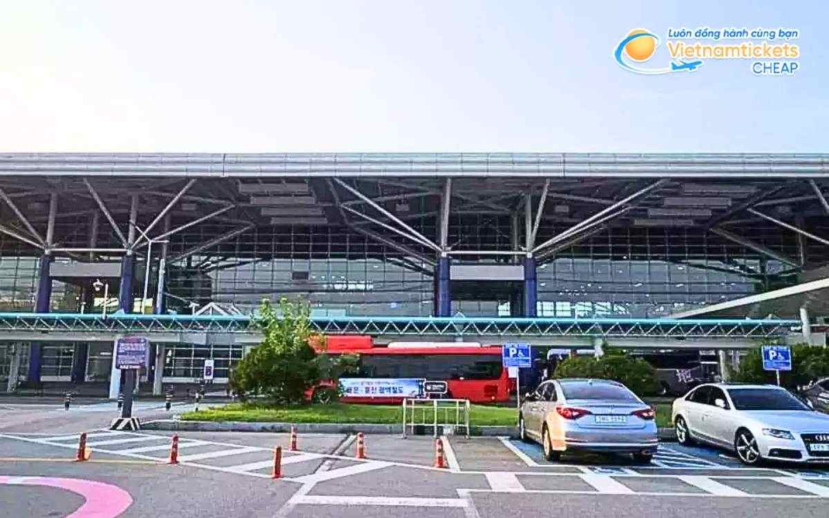 Bay đến Gyeryong hạ cánh ở sân bay nào?