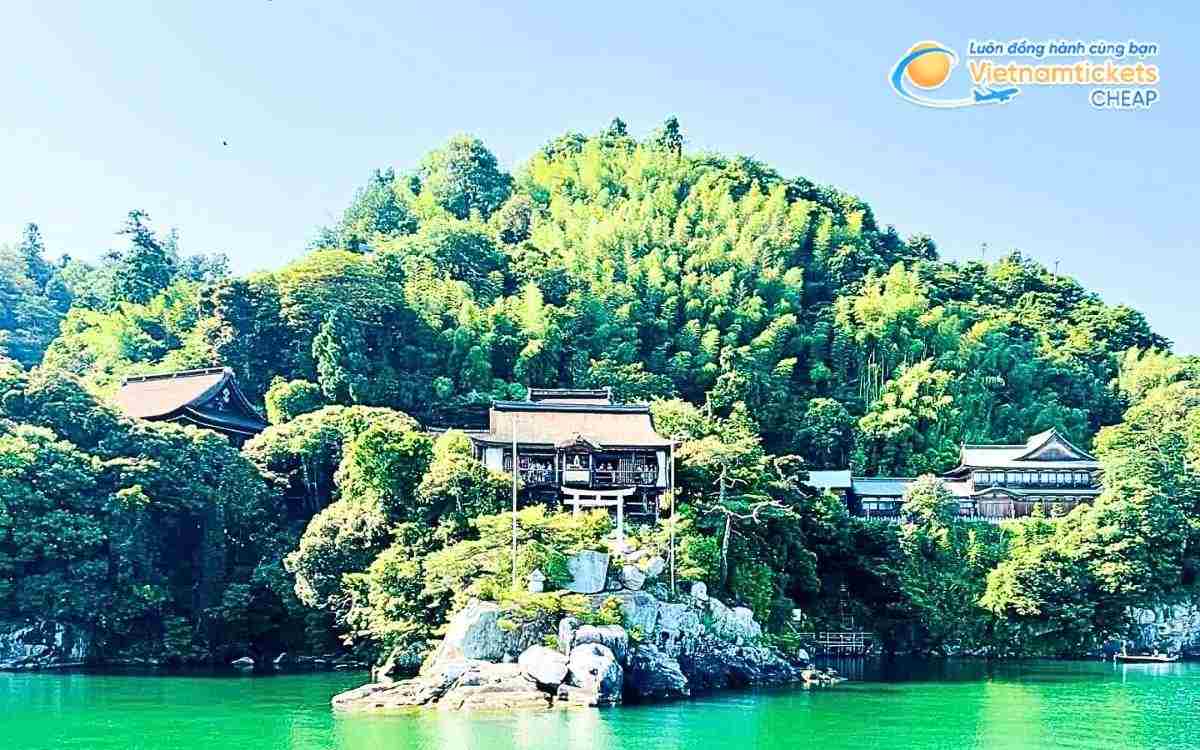 Vé máy bay đi Hikone bao nhiêu tiền?