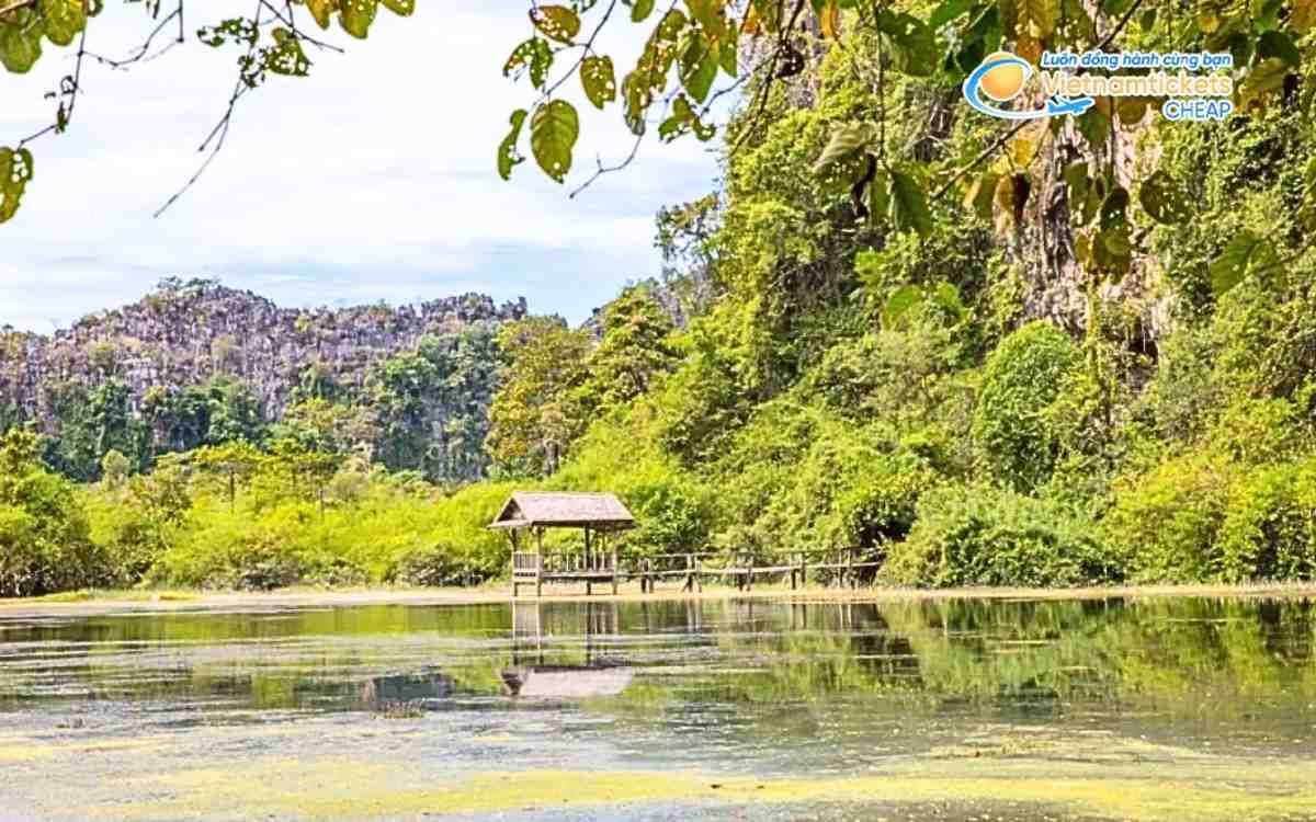 Vé máy bay đi Hinboun bao nhiêu tiền?