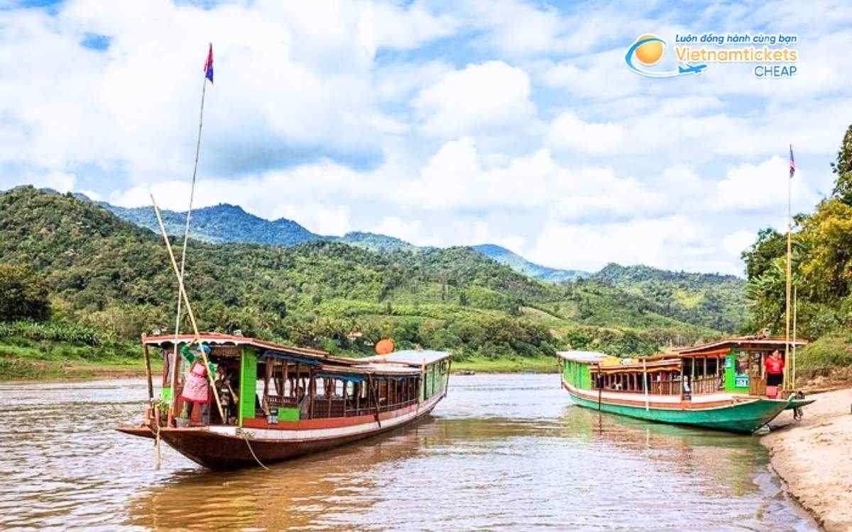 V&eacute; m&aacute;y bay đi Houayxay bao nhi&ecirc;u tiền?