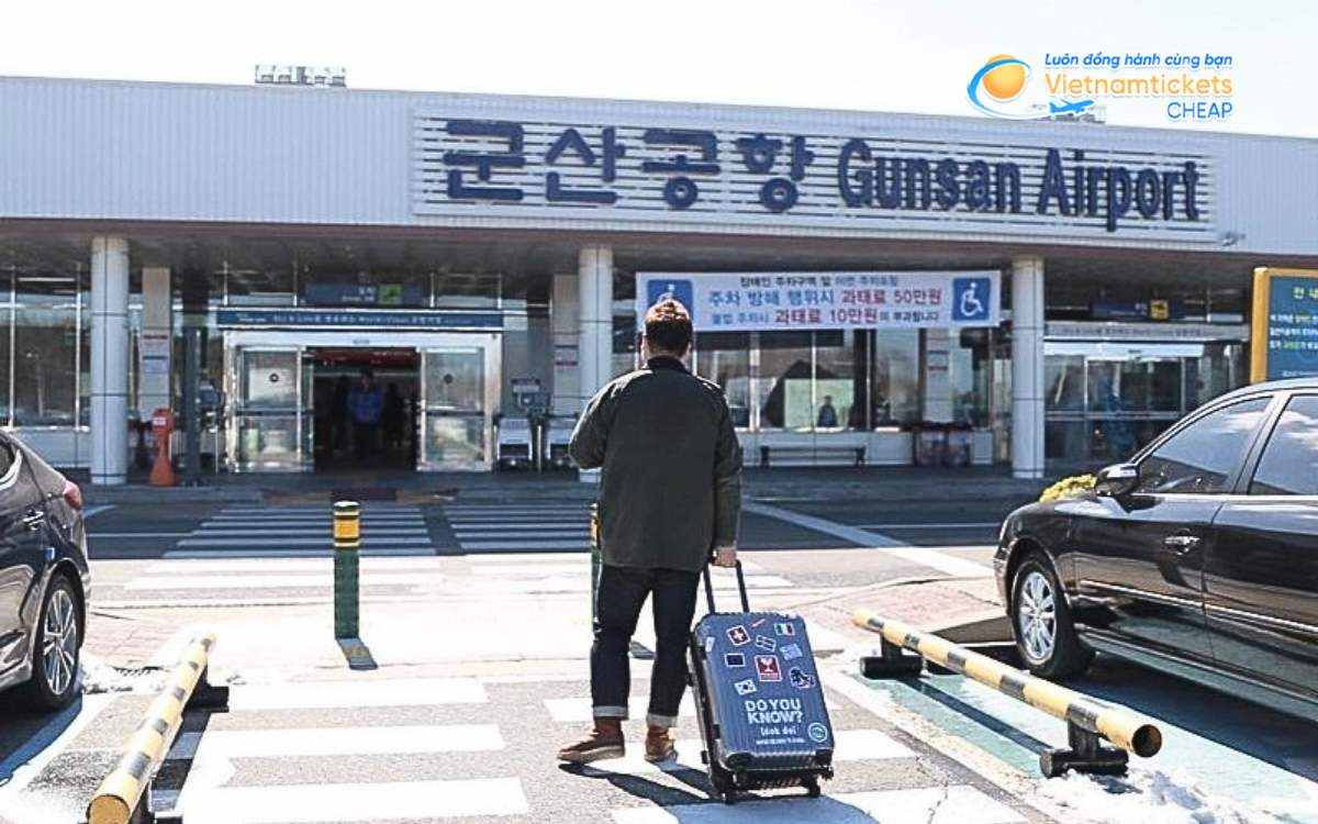 Bay đến Jeollabuk hạ cánh ở sân bay nào?