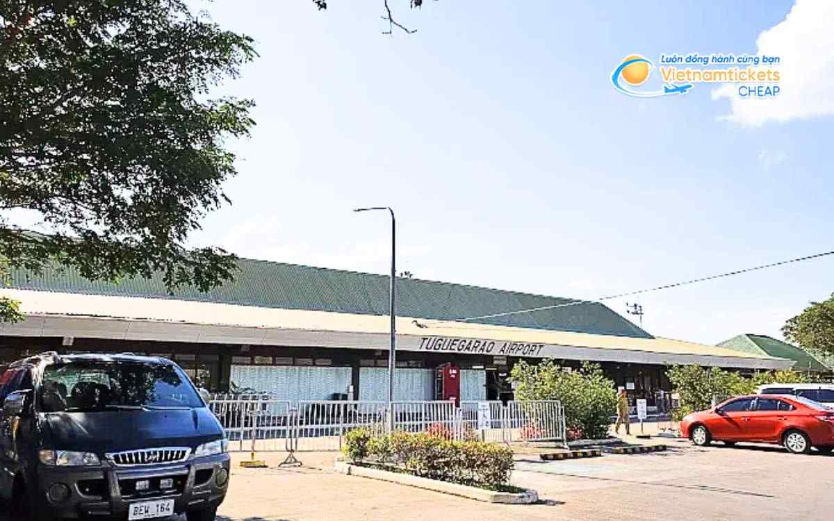 Bay đến Kalinga hạ cánh ở sân bay nào?