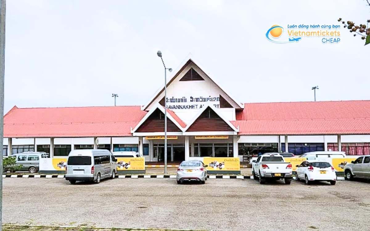 Bay đến Kaysone Phomvihane hạ cánh ở sân bay nào?
