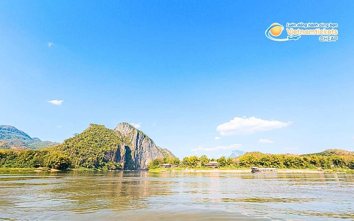 Vé máy bay đi Kenethao bao nhiêu tiền?