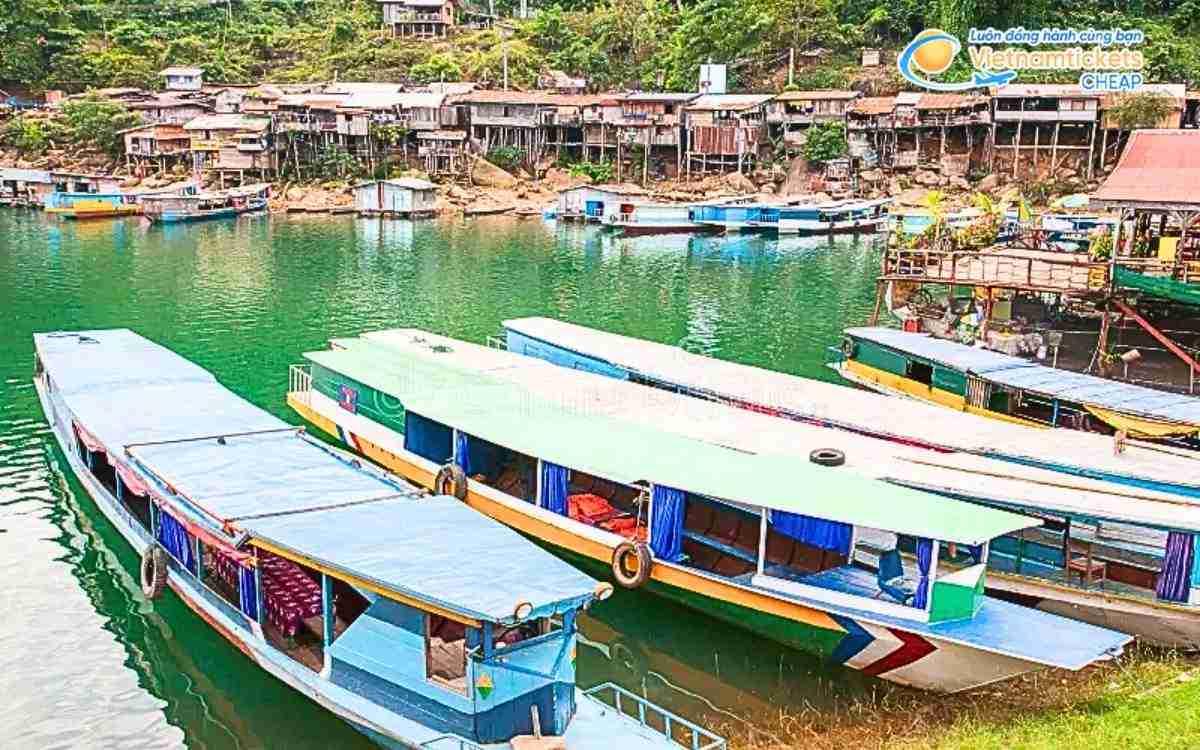 Vé máy bay đi Keooudom bao nhiêu tiền?