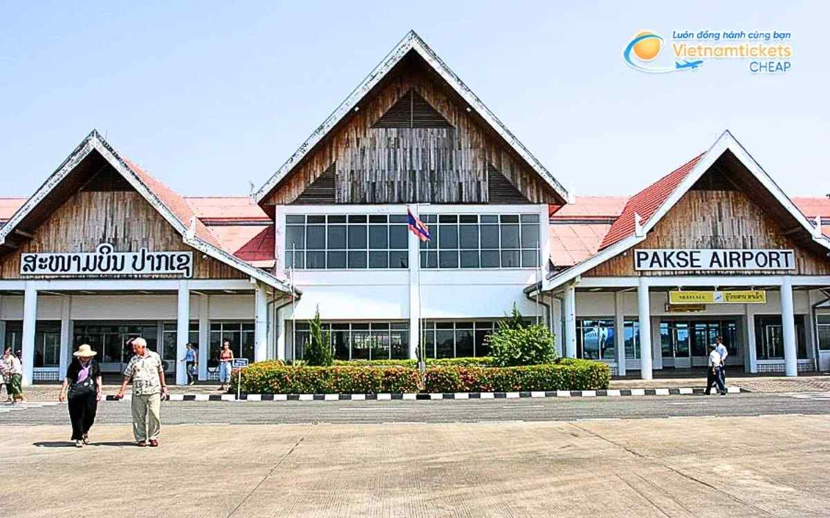 Bay đến Khongxedone hạ cánh ở sân bay nào?