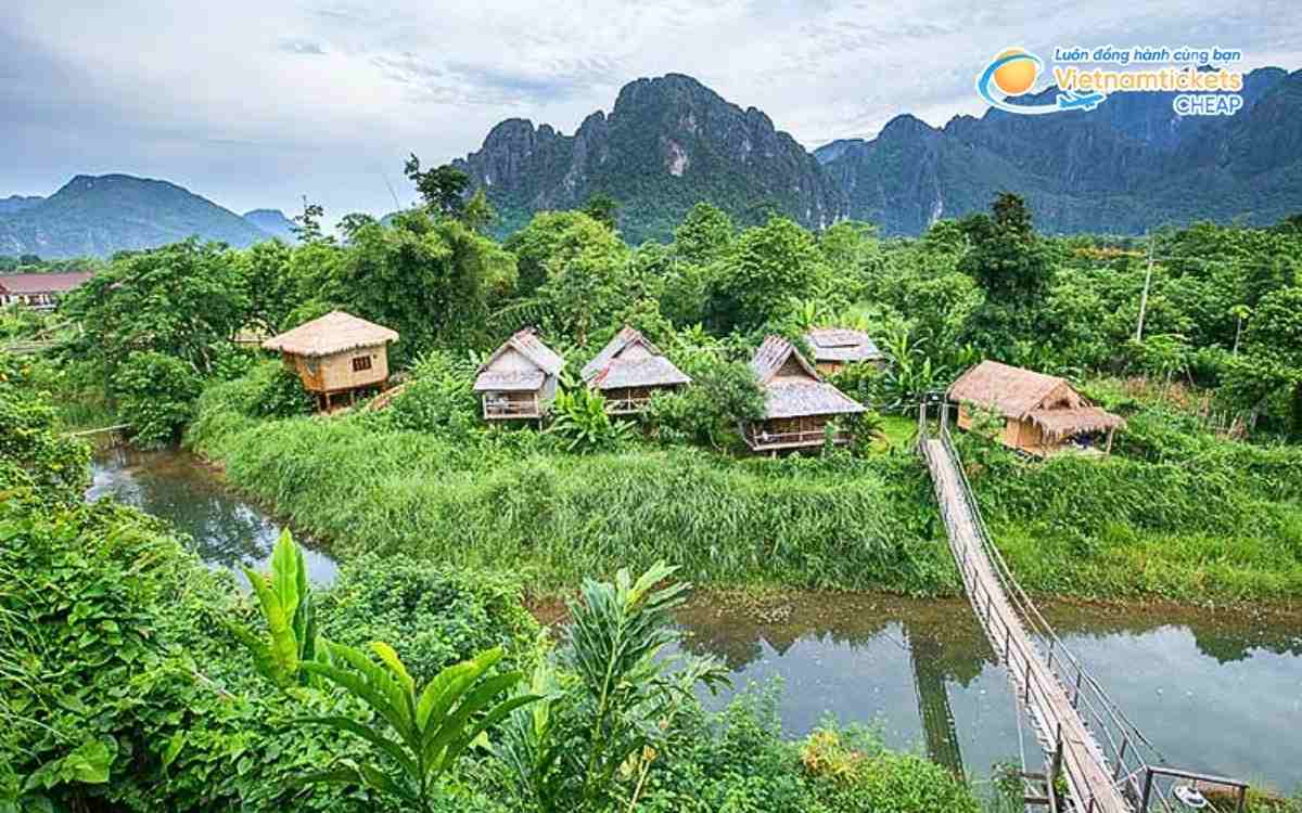 Vé máy bay đi Khongxedone bao nhiêu tiền?