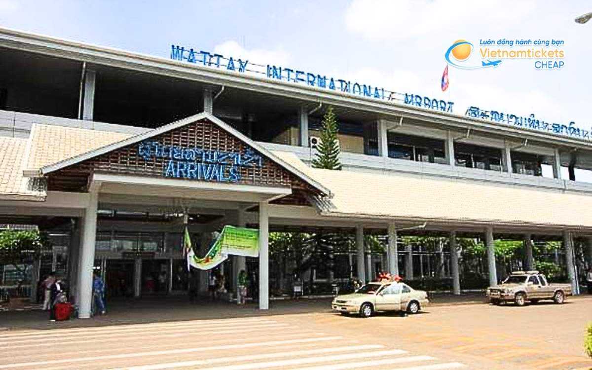 Bay đến Khop hạ cánh ở sân bay nào?