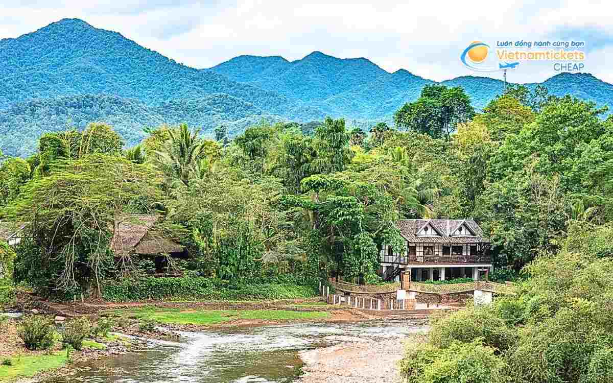 Vé máy bay đi Khop bao nhiêu tiền?