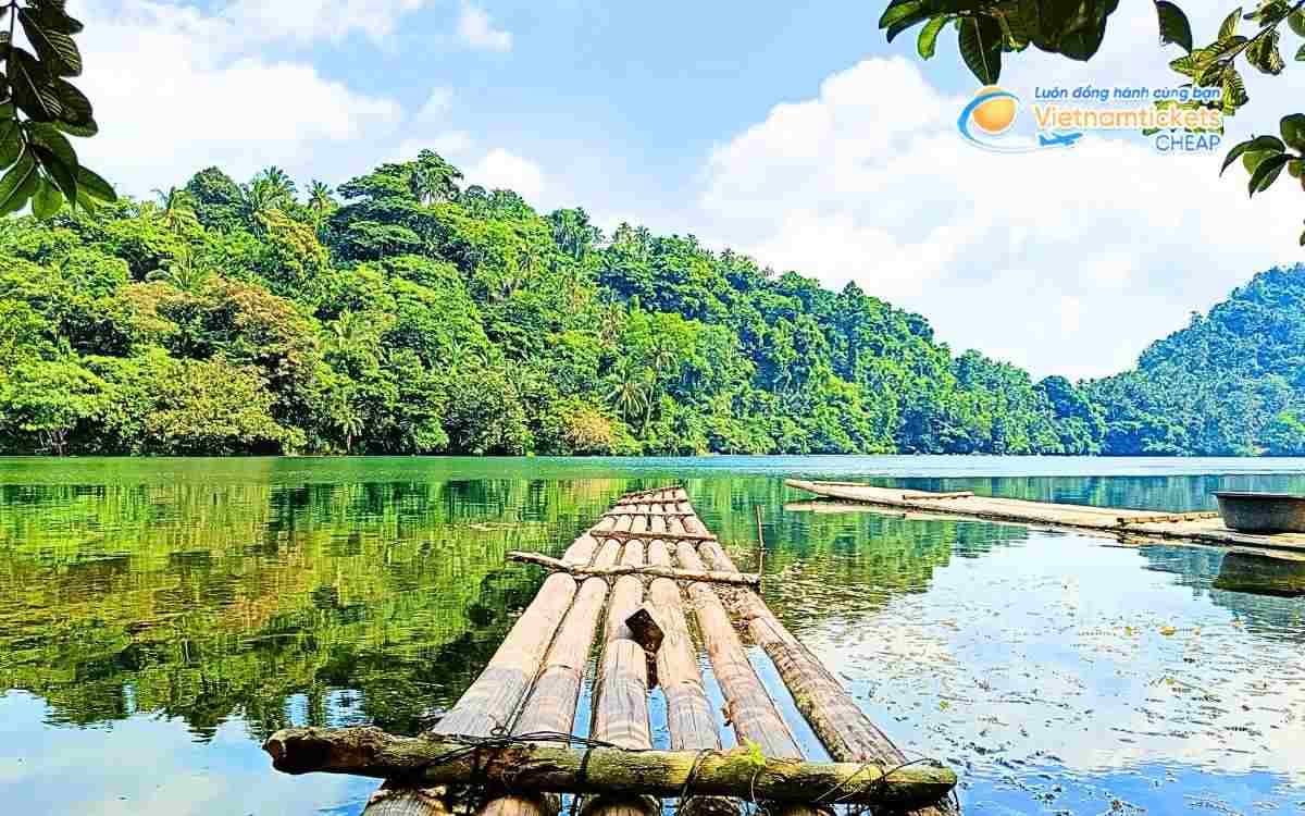 Vé máy bay đi Laguna bao nhiêu tiền?