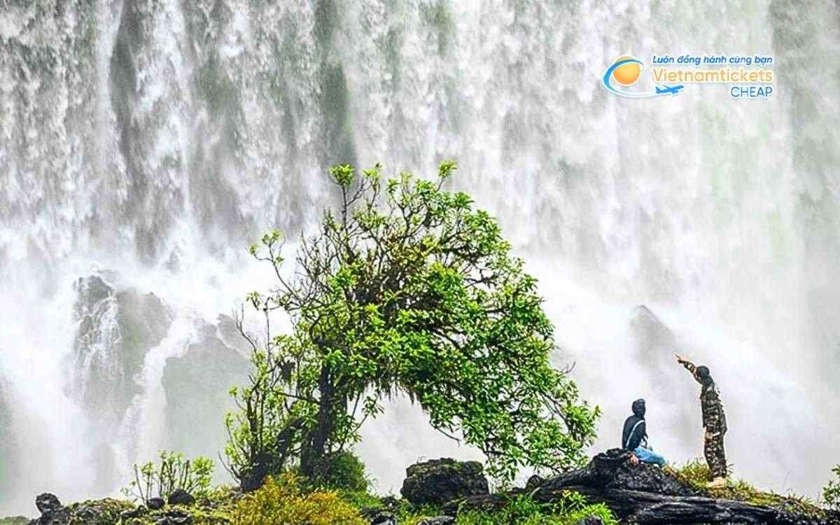 Vé máy bay đi Lam Mam bao nhiêu tiền?