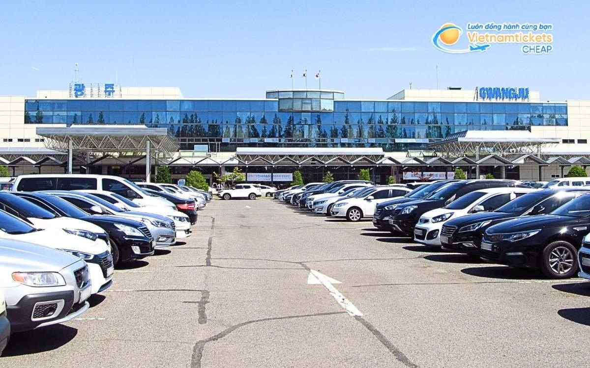 Bay đến Muan hạ cánh ở sân bay nào?