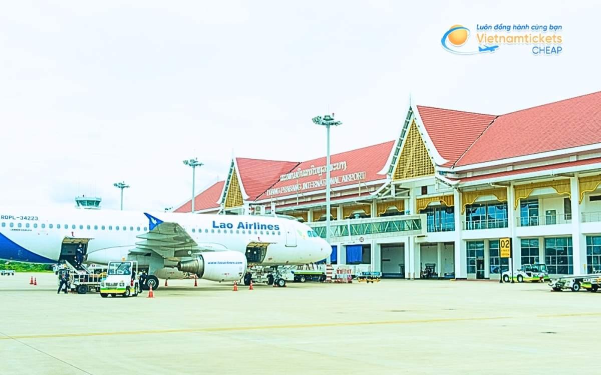 Bay đến Muang Boun Neua hạ cánh ở sân bay nào?