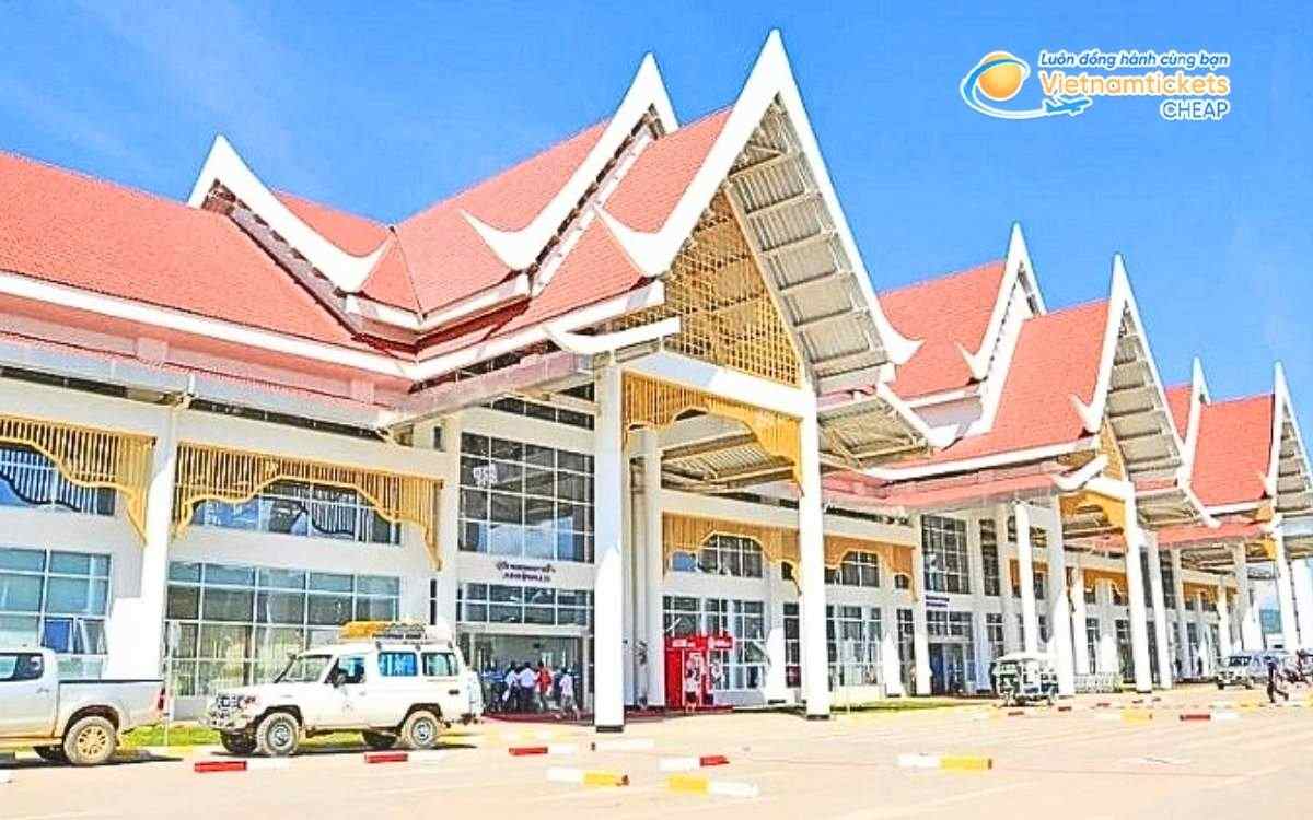 Bay đến Muang Houne hạ cánh ở sân bay nào?