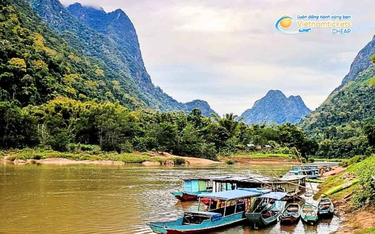 Vé máy bay đi Muang Namo bao nhiêu tiền?