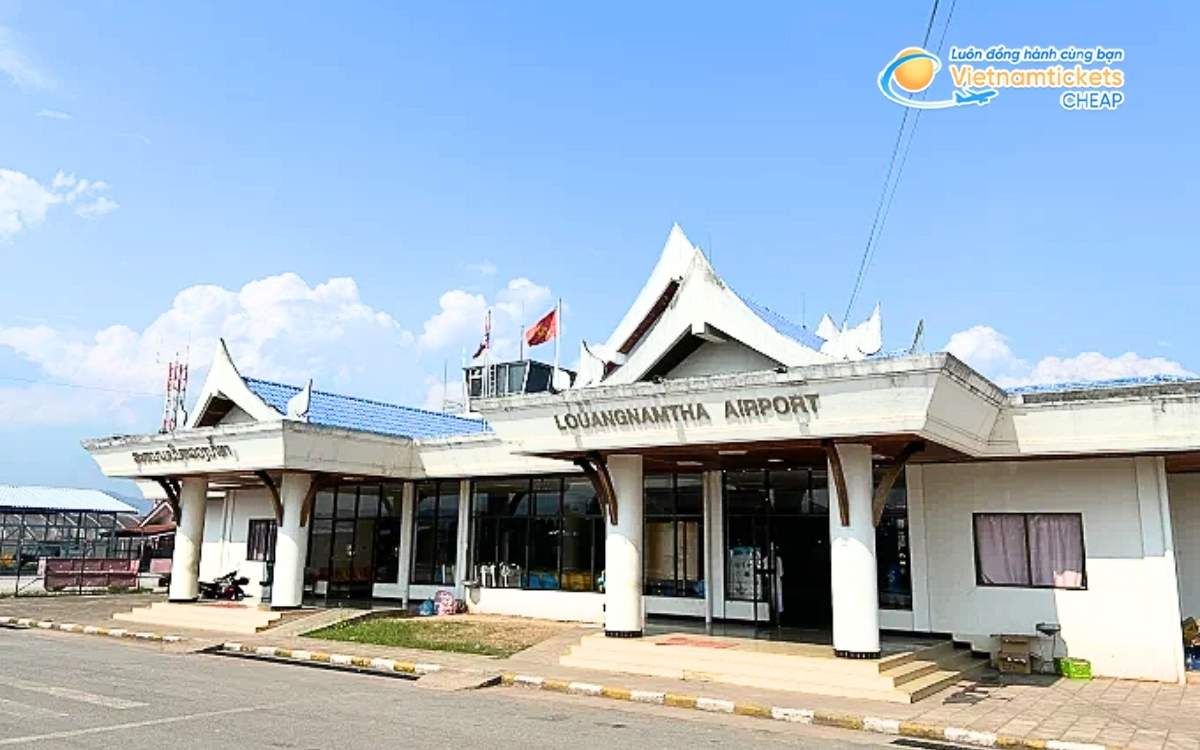 Bay đến Muang Namtha hạ cánh ở sân bay nào?