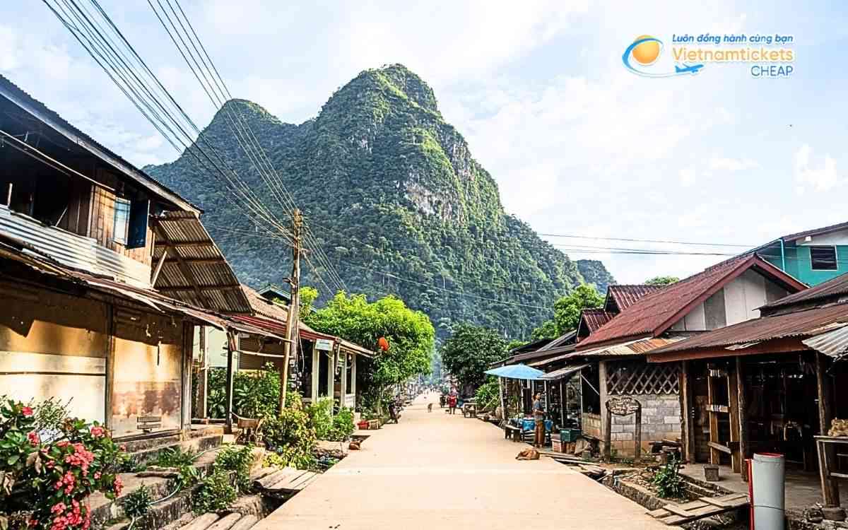 Vé máy bay đi Muang Nhot Ou bao nhiêu tiền?